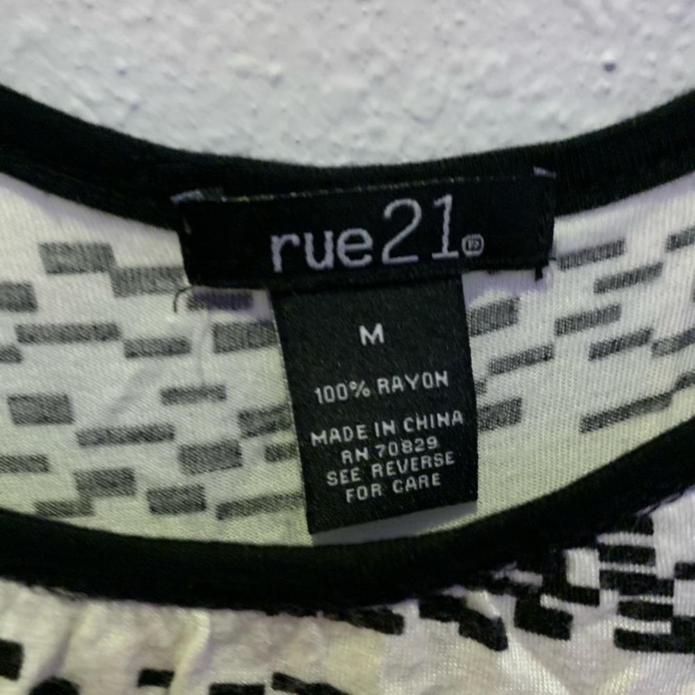 ROMPER! - Picture 2 of 2